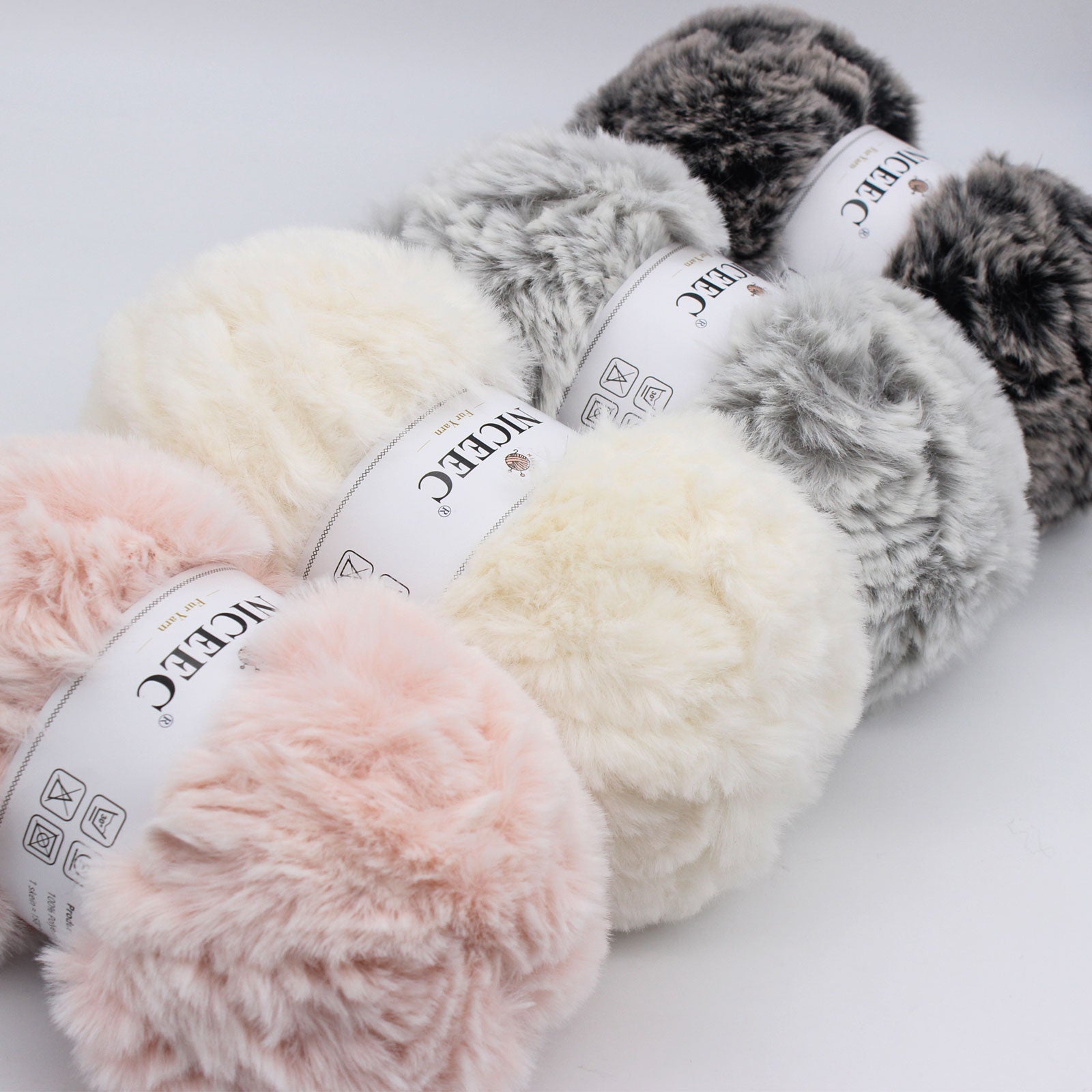 NICEEC 3 Skeins Chunky Fur Yarn - Super Soft Faux Fur, Fluffy & Fuzzy, Eyelash Yarn for Crochet & Knitting (84yds/15.9oz)
